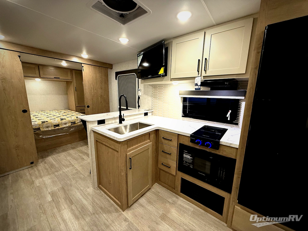 2026 Ember E-Series 26ETS Photo 9