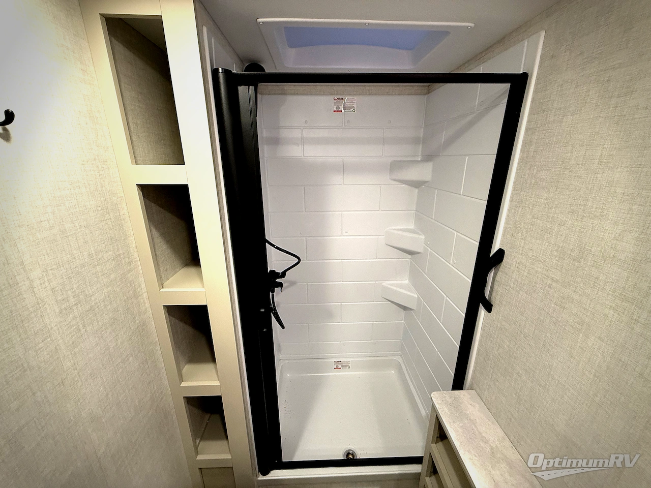 2026 Ember E-Series 26ETS Photo 19