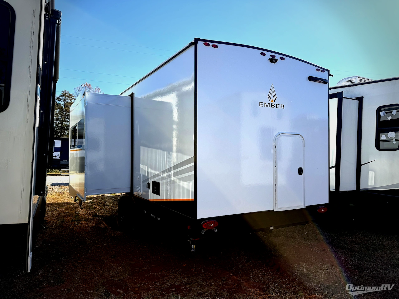 2026 Ember E-Series 22ETS Photo 3