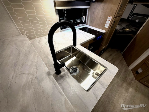 2026 Ember E-Series 22ETS RV Photo 3