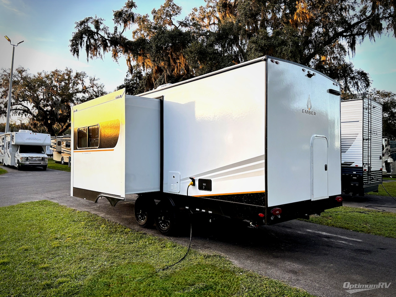 2026 Ember E-Series 22ETS Photo 3