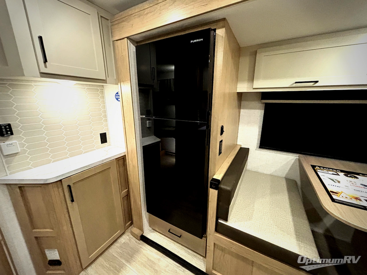 2026 Ember E-Series 22ETS Photo 11