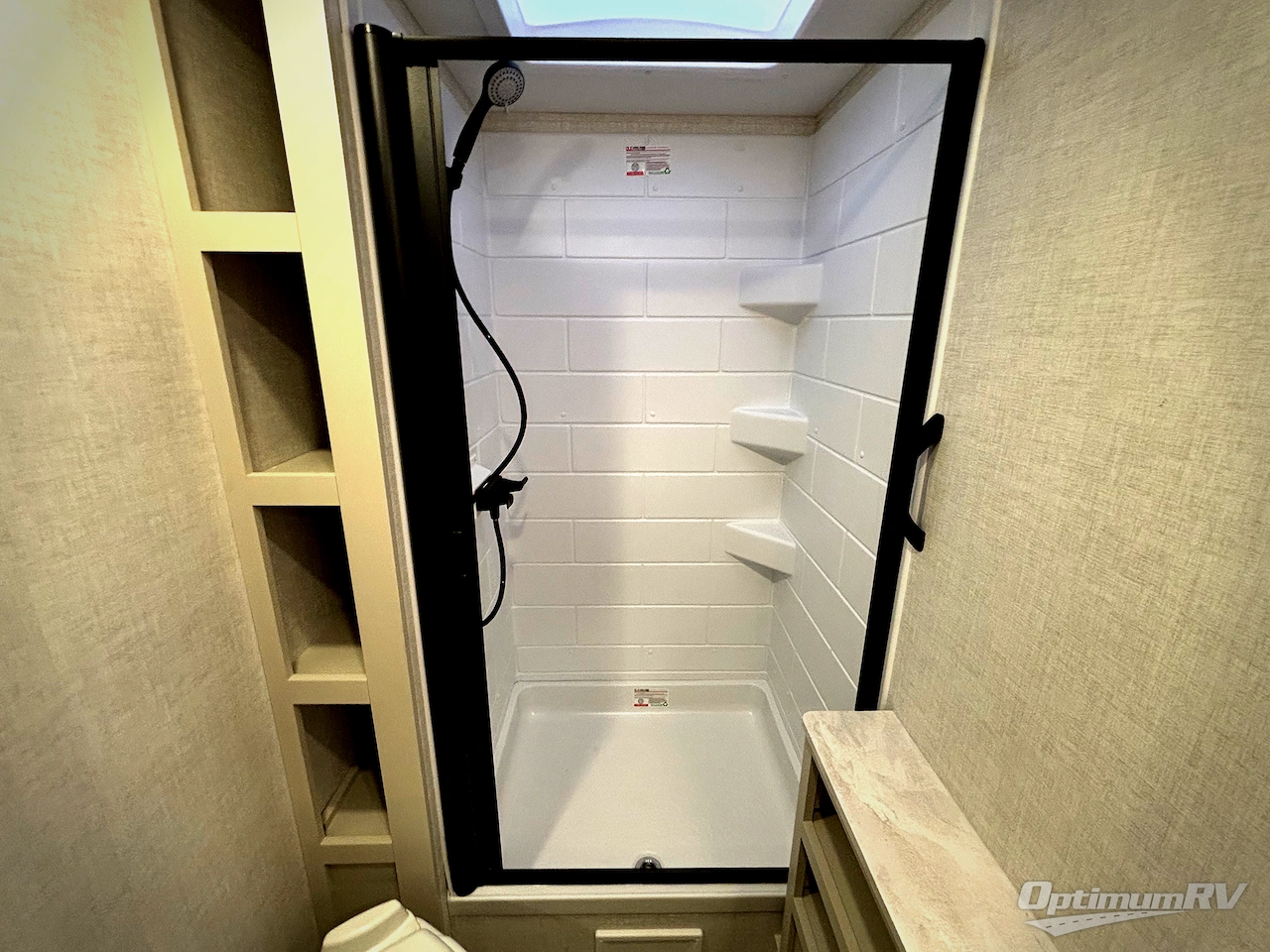 2026 Ember E-Series 22ETS Photo 16