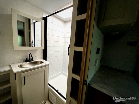 2026 Ember E-Series 18RBE RV Photo 4