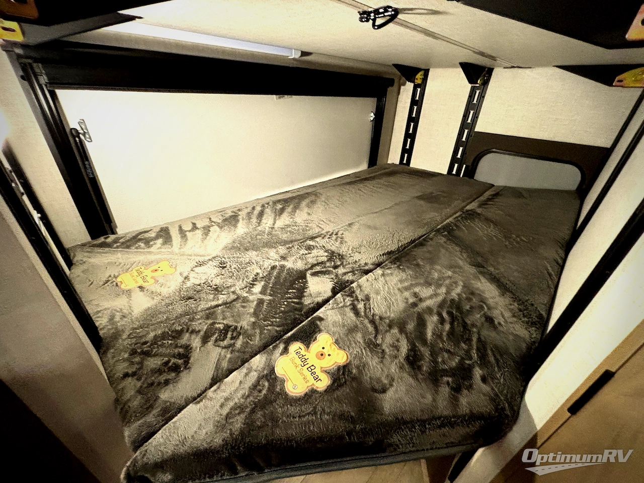 2026 Ember Overland Series 221MSL Photo 12