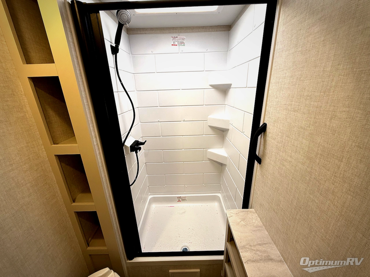 2026 Ember E-Series 22ETS Photo 16