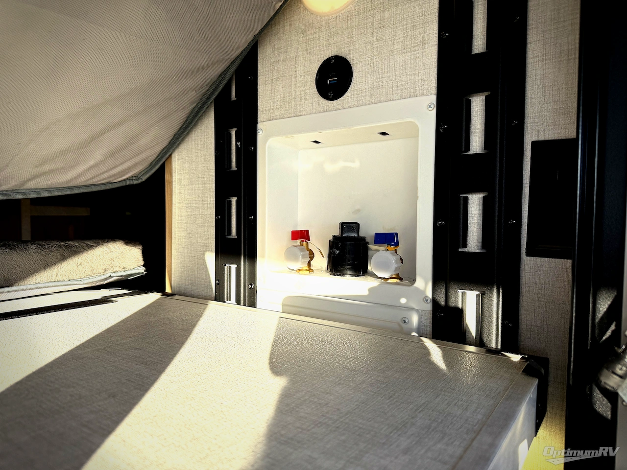 2026 Ember E-Series 22ETS Photo 13