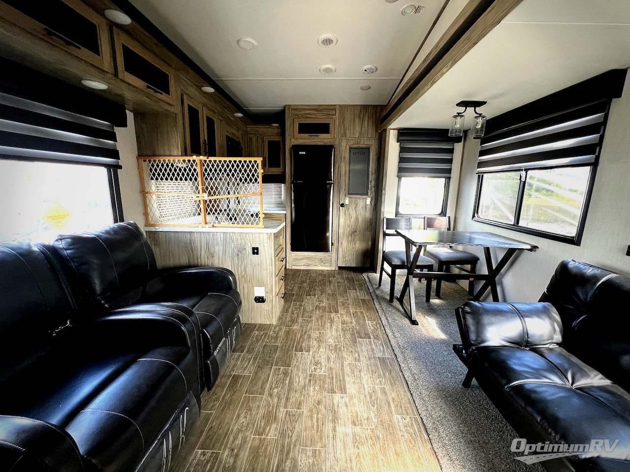 2021 Forest River Cherokee Arctic Wolf 271RK Photo 20