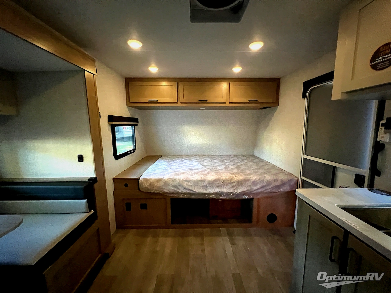 2026 Ember E-Series 19ETS Photo 5