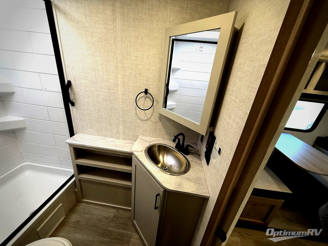 2026 Ember E-Series 19ETS Photo 18