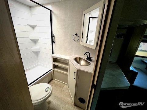 2026 Ember E-Series 26ETS RV Photo 4