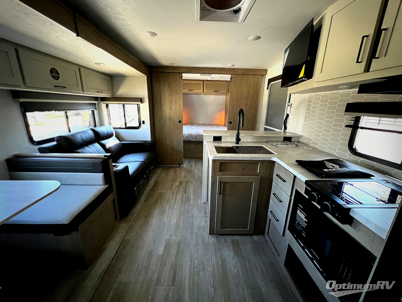 2026 Ember E-Series 26ETS Photo 5