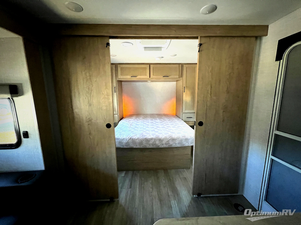 2026 Ember E-Series 26ETS Photo 17