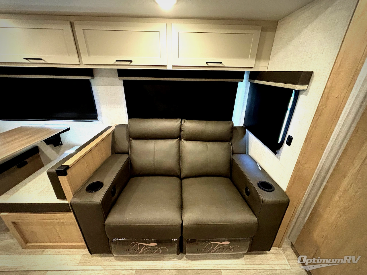 2026 Ember E-Series 26ETS Photo 10