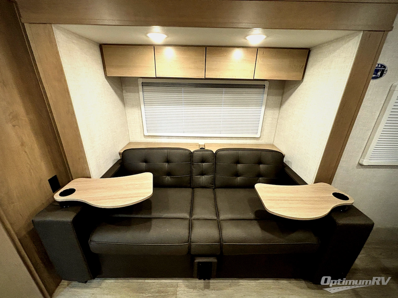 2026 Ember Overland Series 201FBQ Photo 10