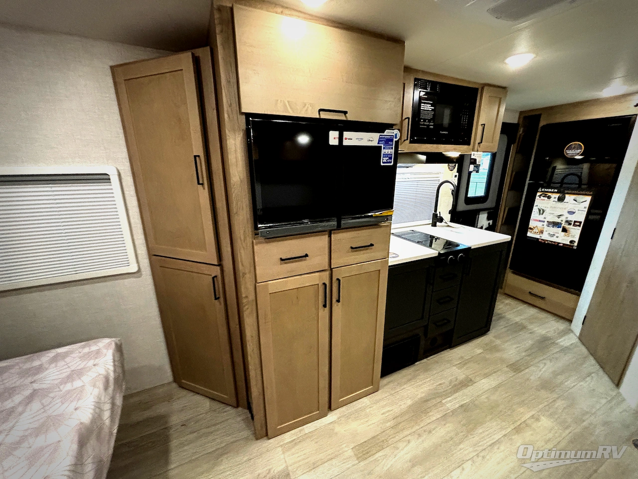2026 Ember Overland Series 201FBQ Photo 8