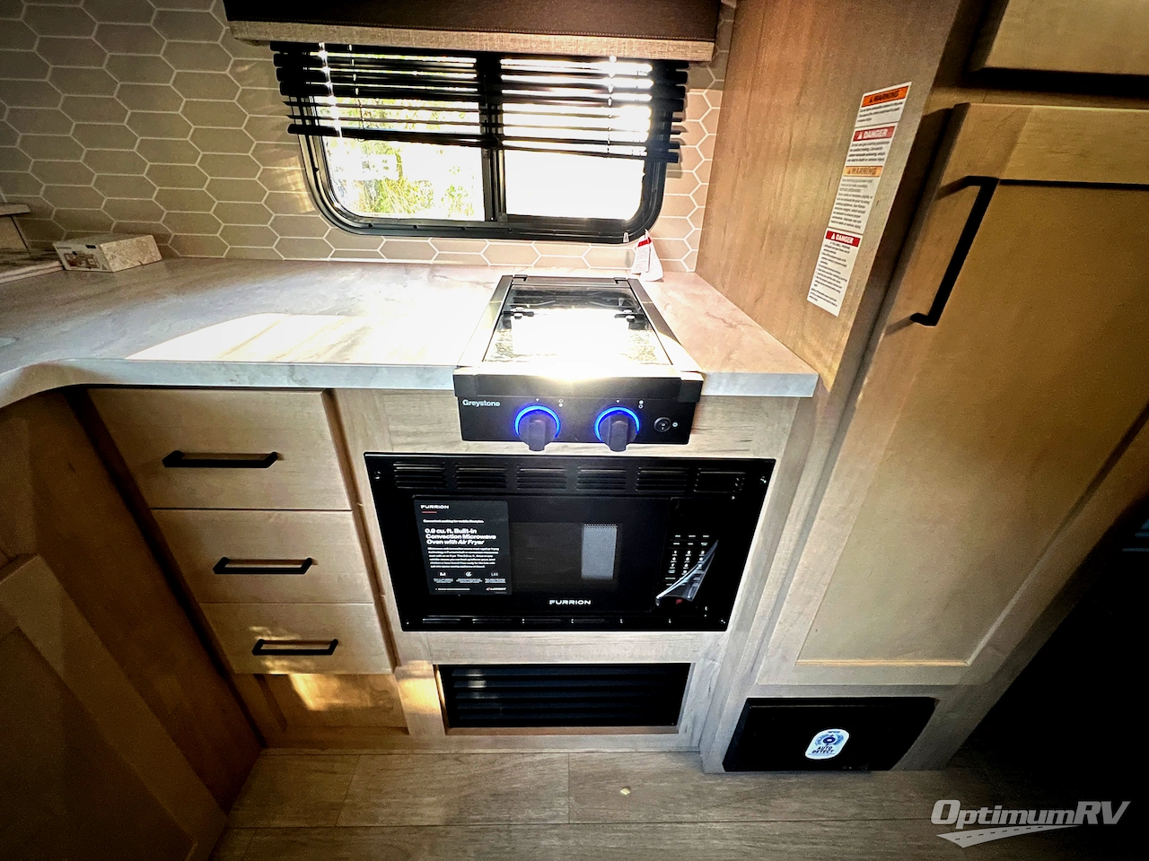 2026 Ember E-Series 22ETS Photo 12