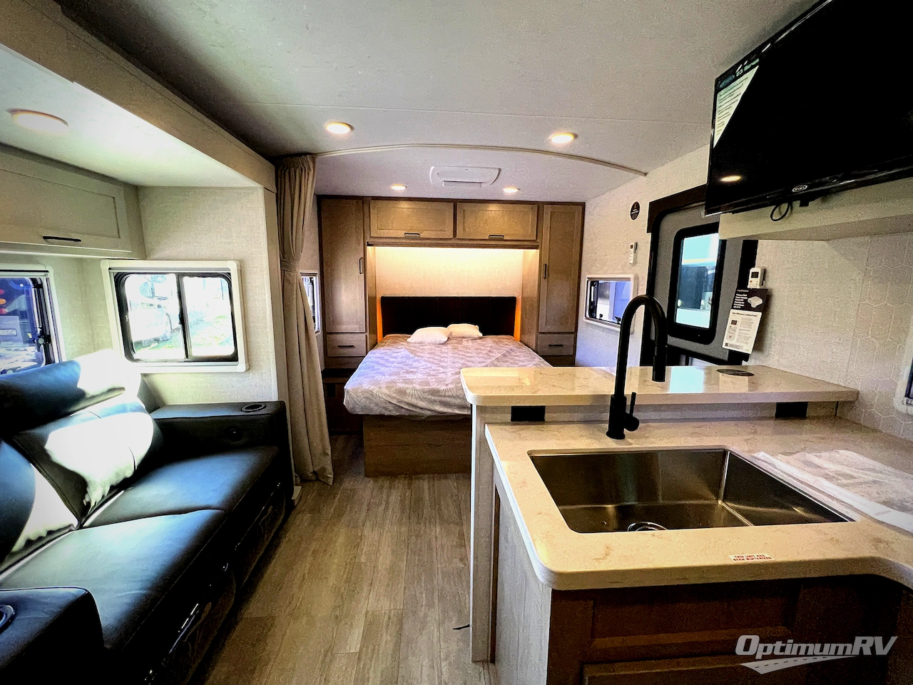 2027 Ember Touring Edition 2200ETL Photo 5