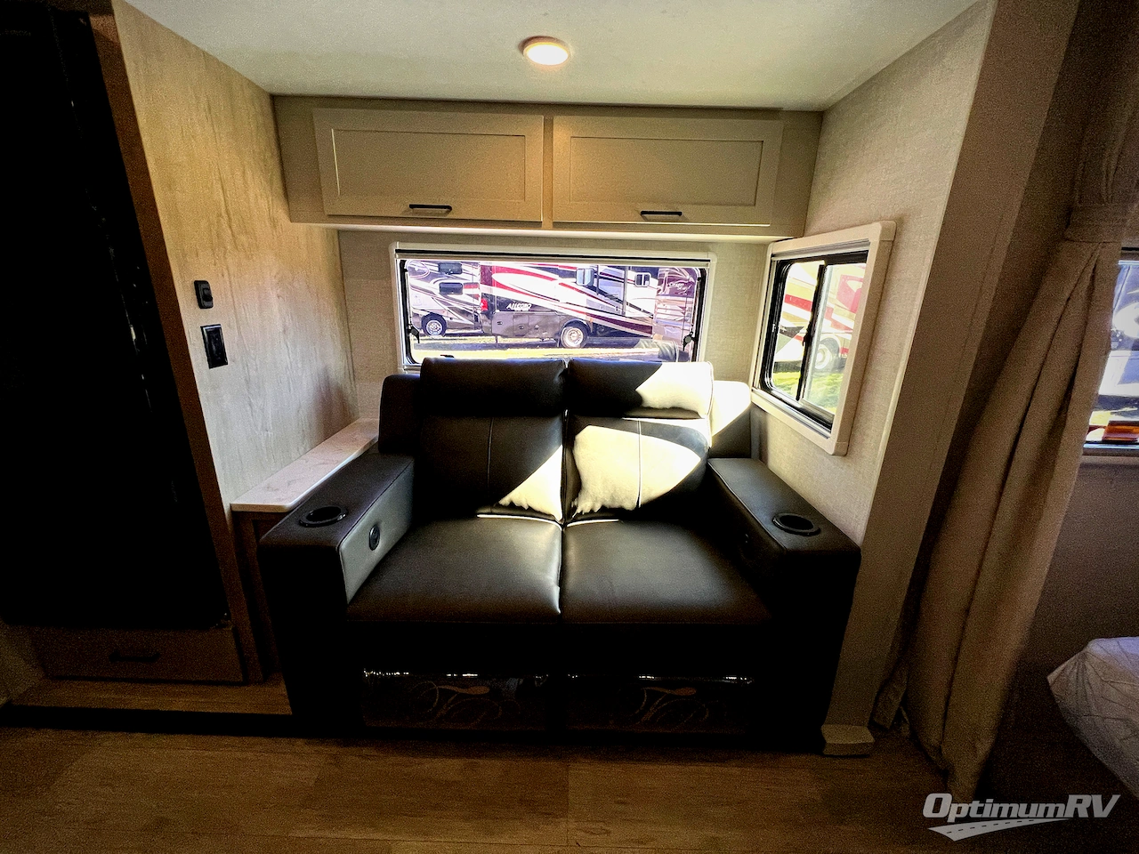 2027 Ember Touring Edition 2200ETL Photo 7