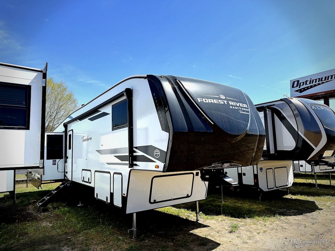 2025 East To West Tandara 386MB-OK Photo 1