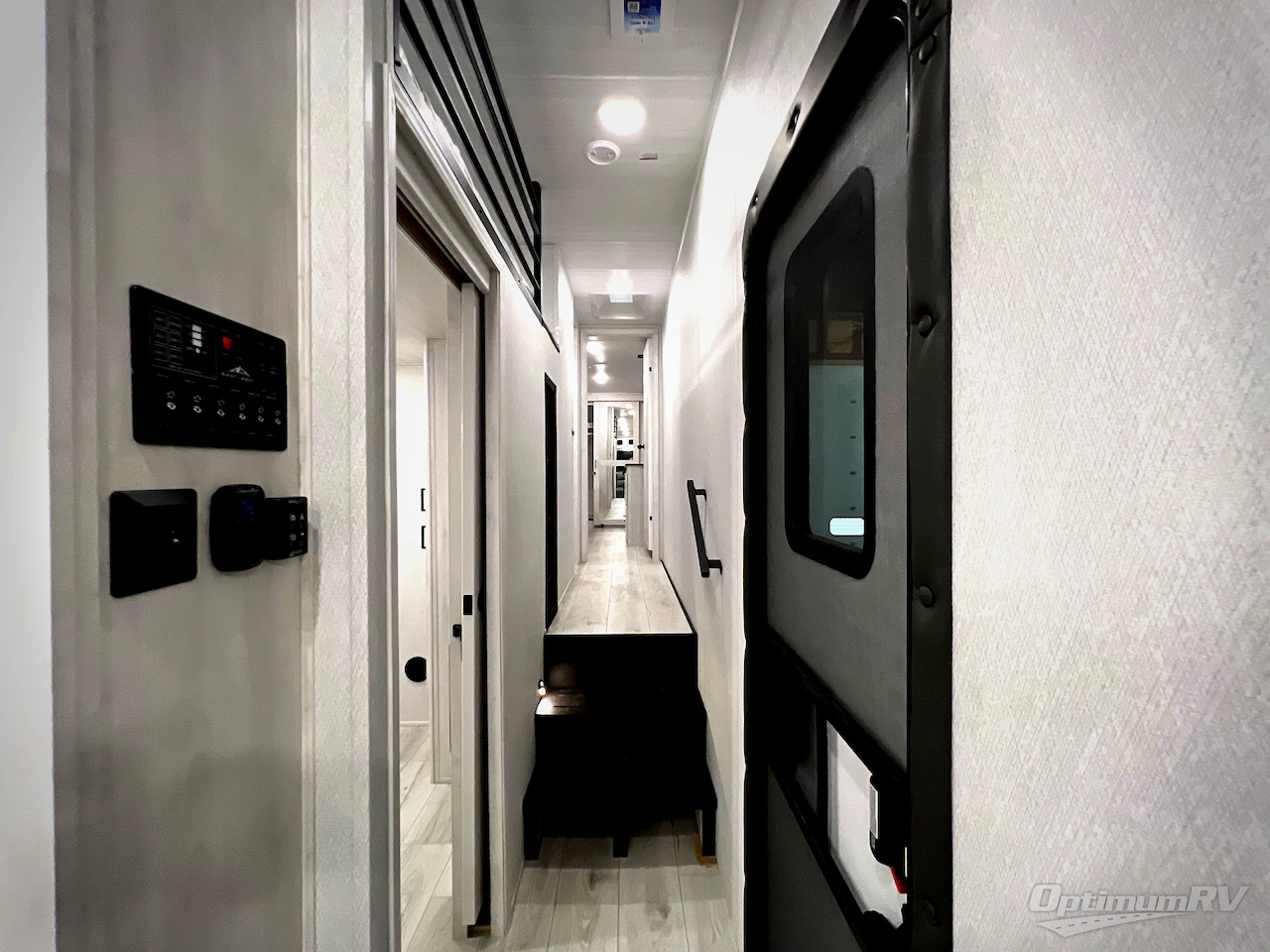 2025 East To West Tandara 386MB-OK Photo 15