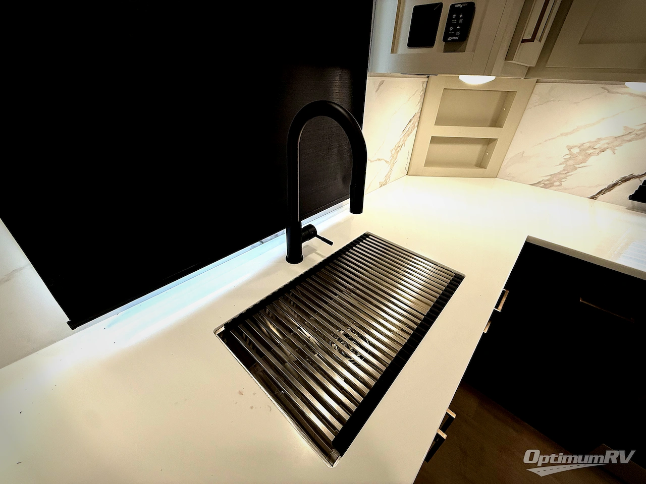 2026 East To West Tandara 388LR Photo 15