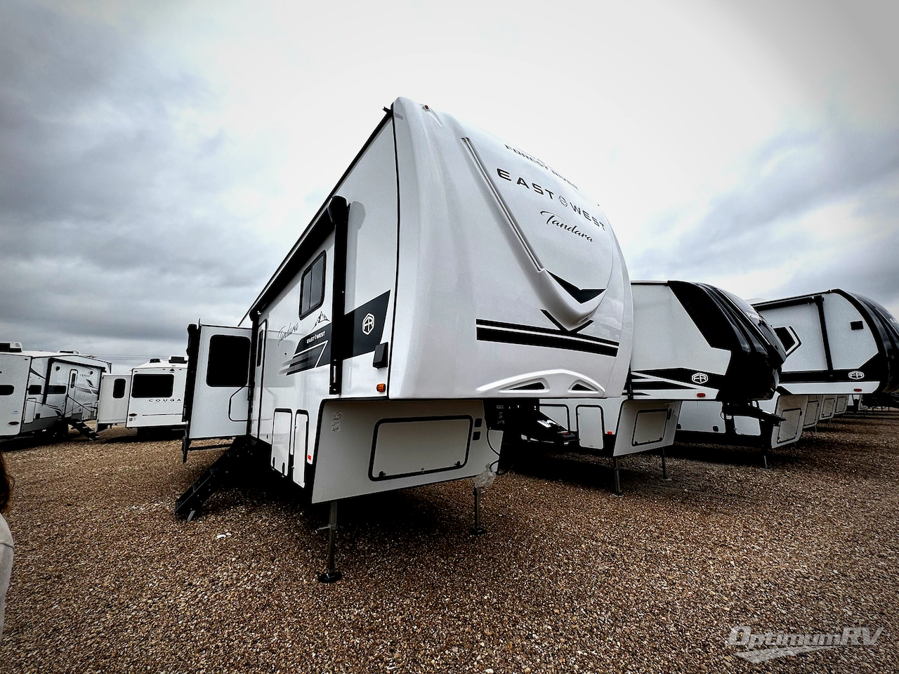 2026 East To West Tandara 387BH Photo 1