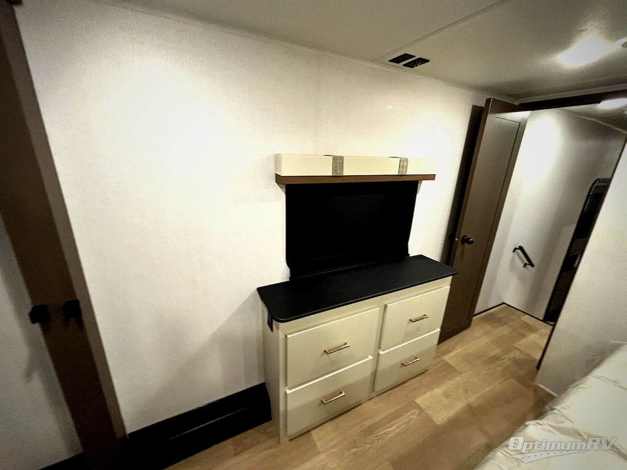 2026 East To West Tandara 388LR Photo 11