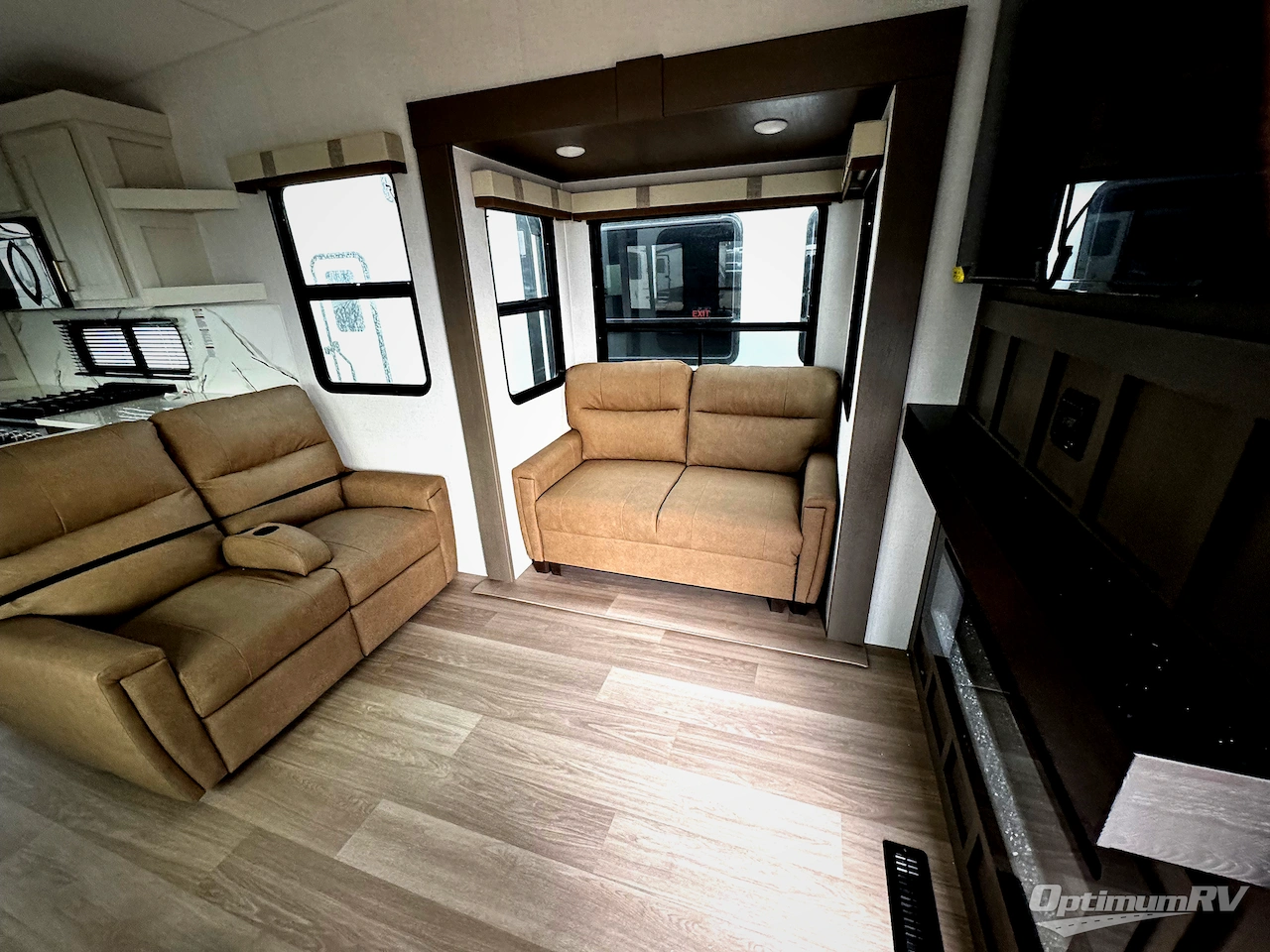 2026 East To West Tandara 388LR Photo 7