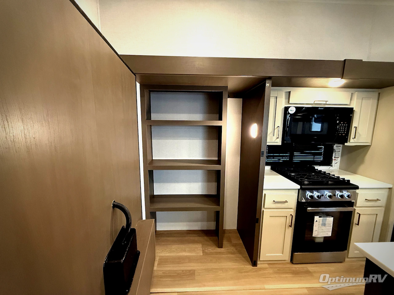 2026 East To West Tandara 389DS Photo 9