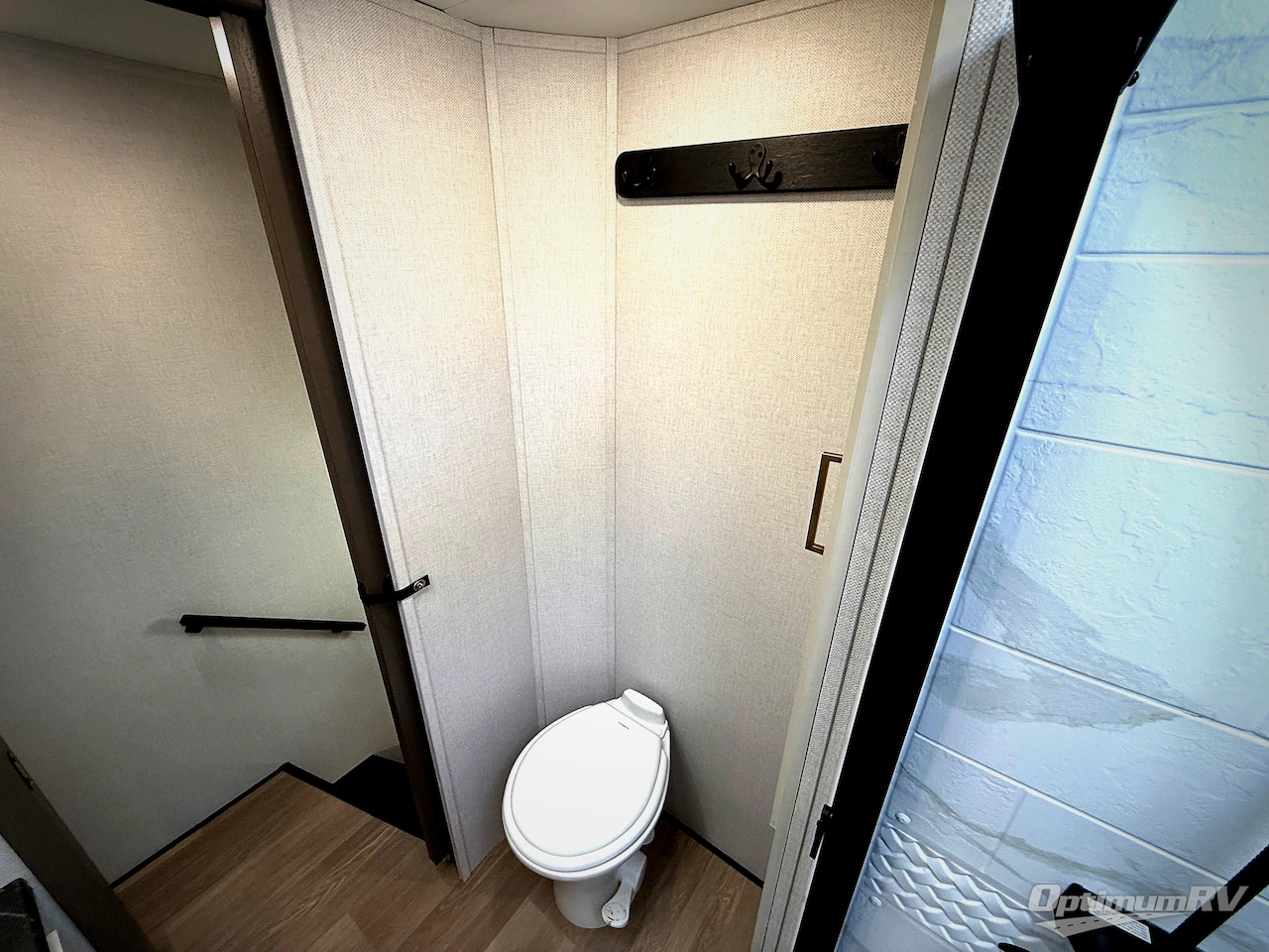 2026 East To West Tandara 389DS Photo 26