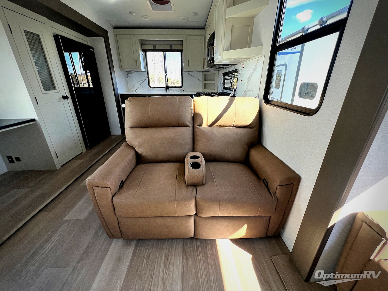 2026 East To West Tandara 388LR Photo 9