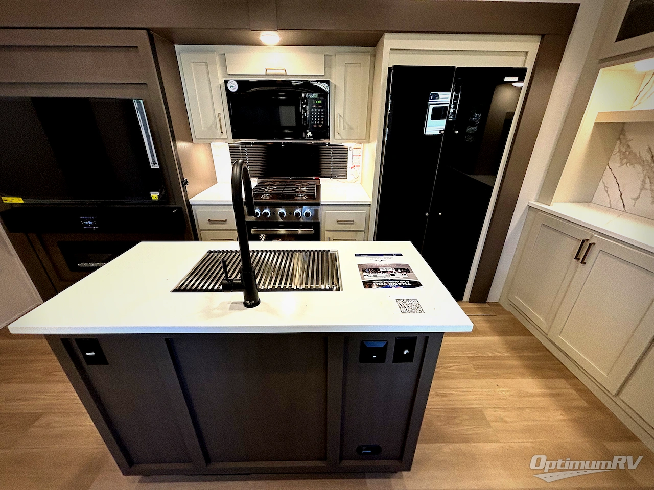 2026 East To West Tandara 389DS Photo 5