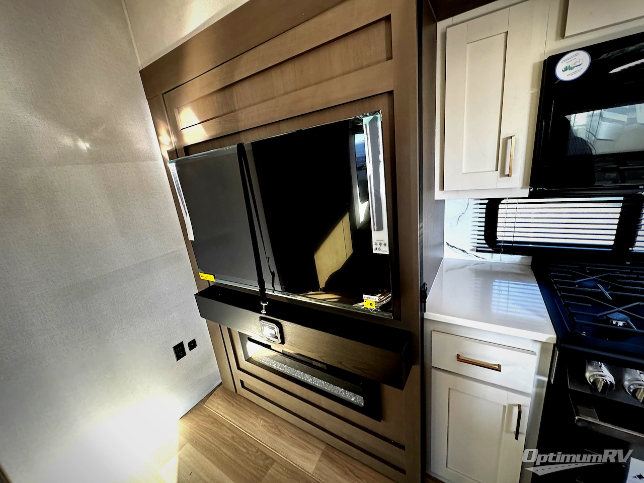 2026 East To West Tandara 389DS Photo 11