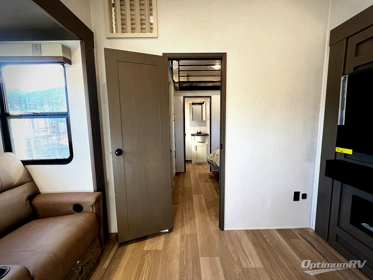 2026 East To West Tandara 389DS Photo 21