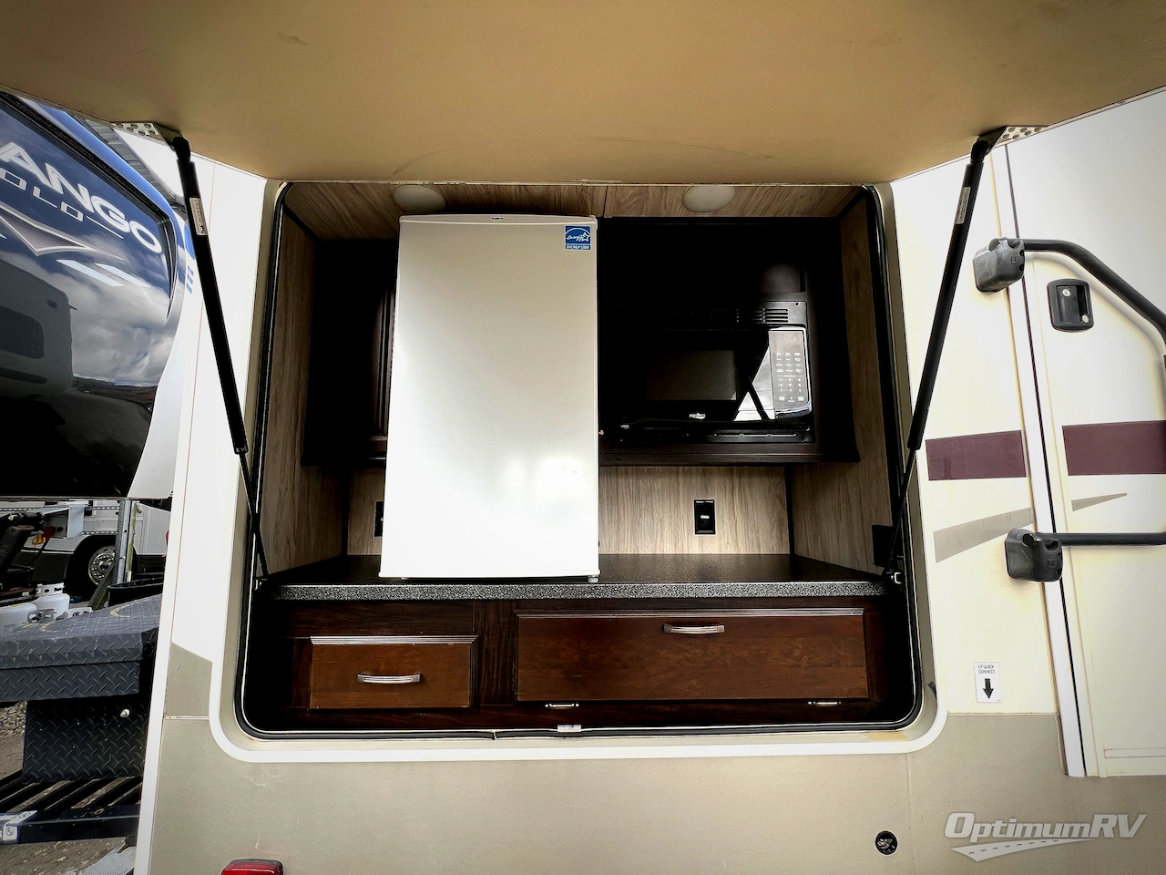 2017 Palomino Columbus Compass 374BHC Photo 4
