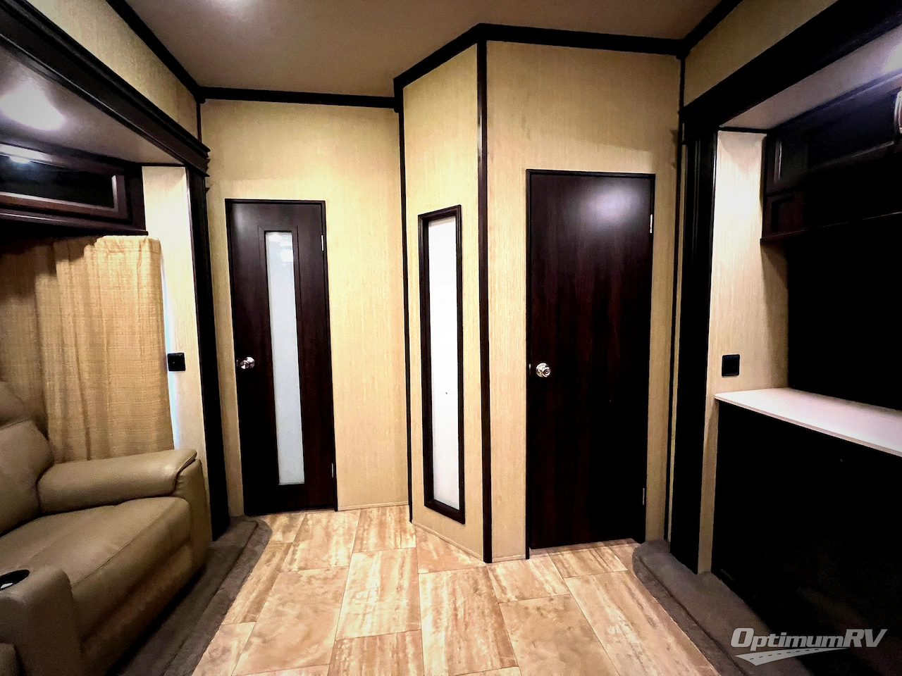 2017 Palomino Columbus Compass 374BHC Photo 14