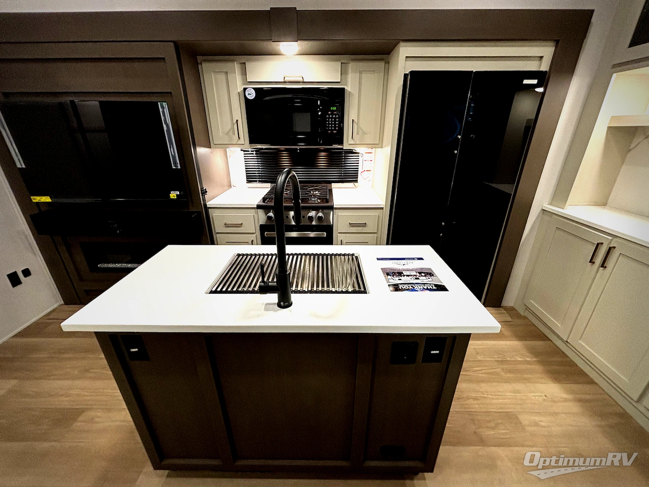 2026 East To West Tandara 389DS Photo 5