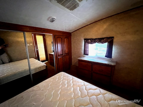 2013 Palomino Sabre 36QBOK RV Photo 4