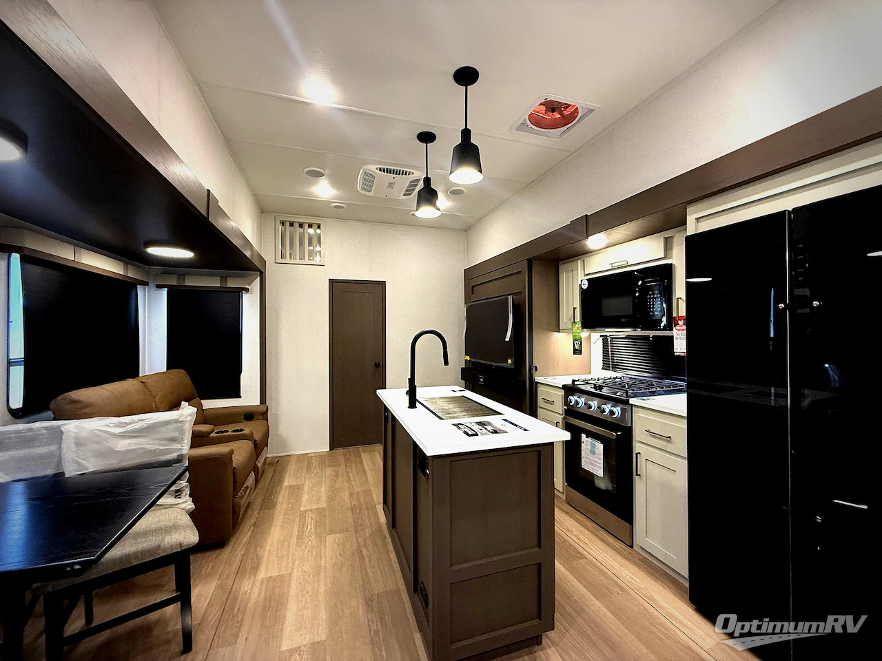 2026 East To West Tandara 389DS Photo 5