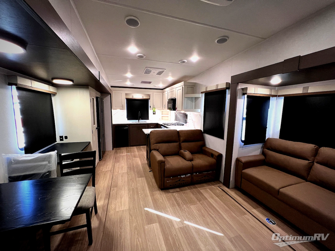 2026 East To West Tandara 388LR Photo 3