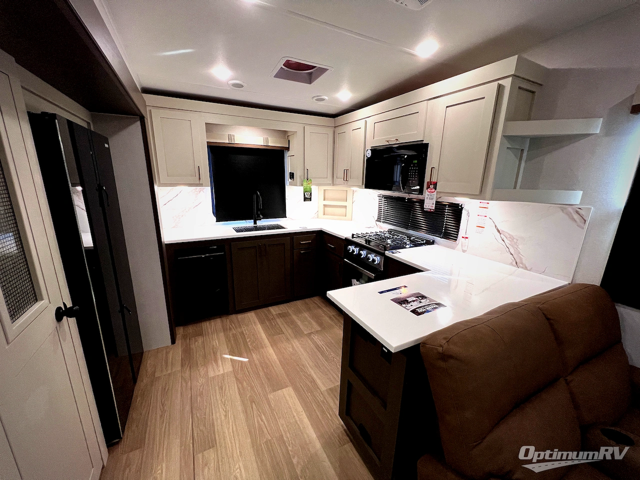 2026 East To West Tandara 388LR Photo 8