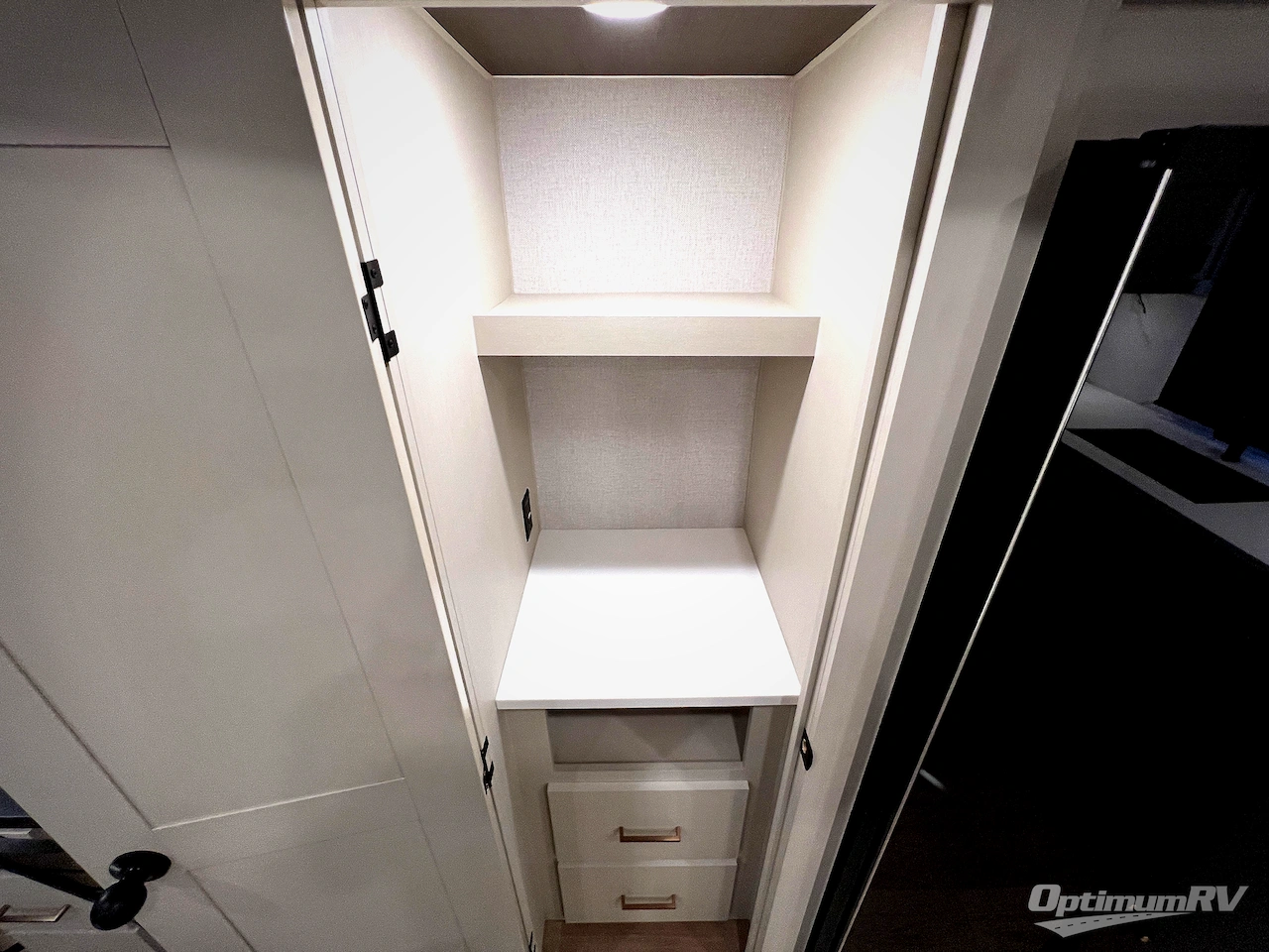 2026 East To West Tandara 388LR Photo 9