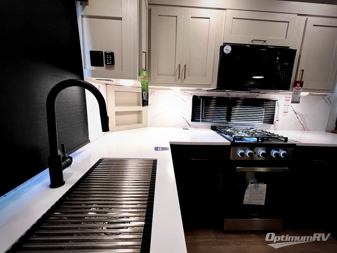 2026 East To West Tandara 388LR Photo 23