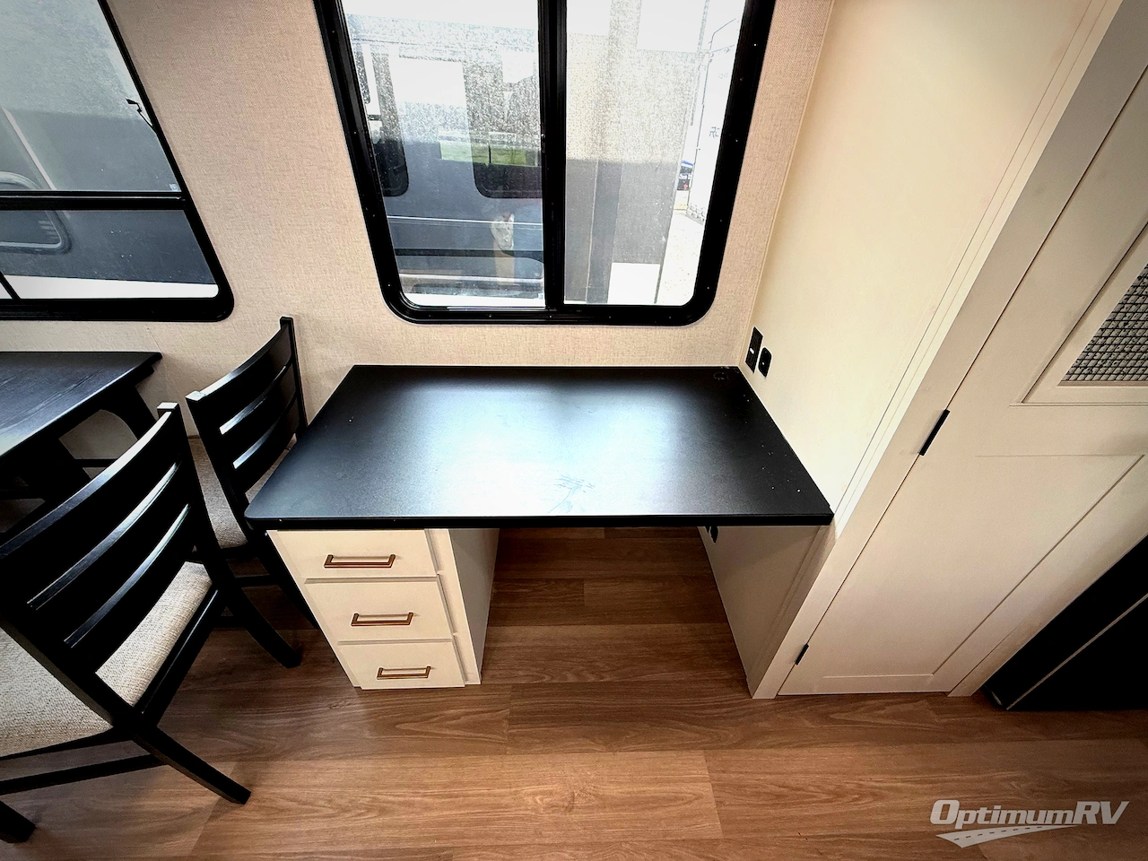 2026 East To West Tandara 388LR Photo 6