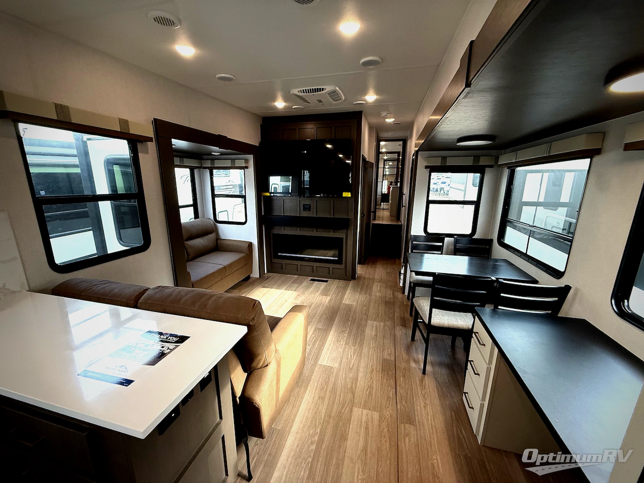 2026 East To West Tandara 388LR Photo 17