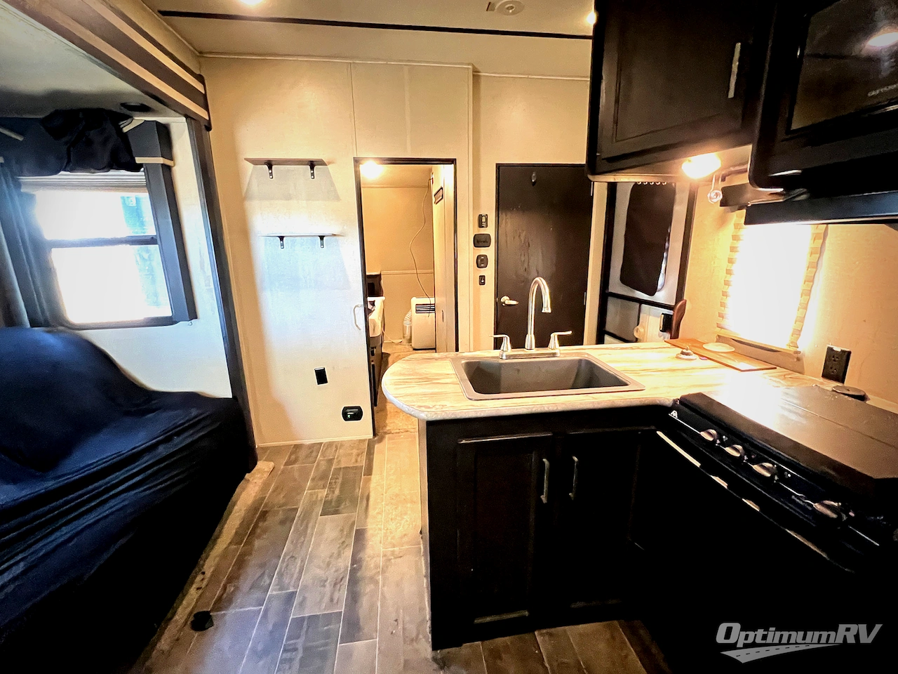 2017 Keystone Impact 29V Photo 6