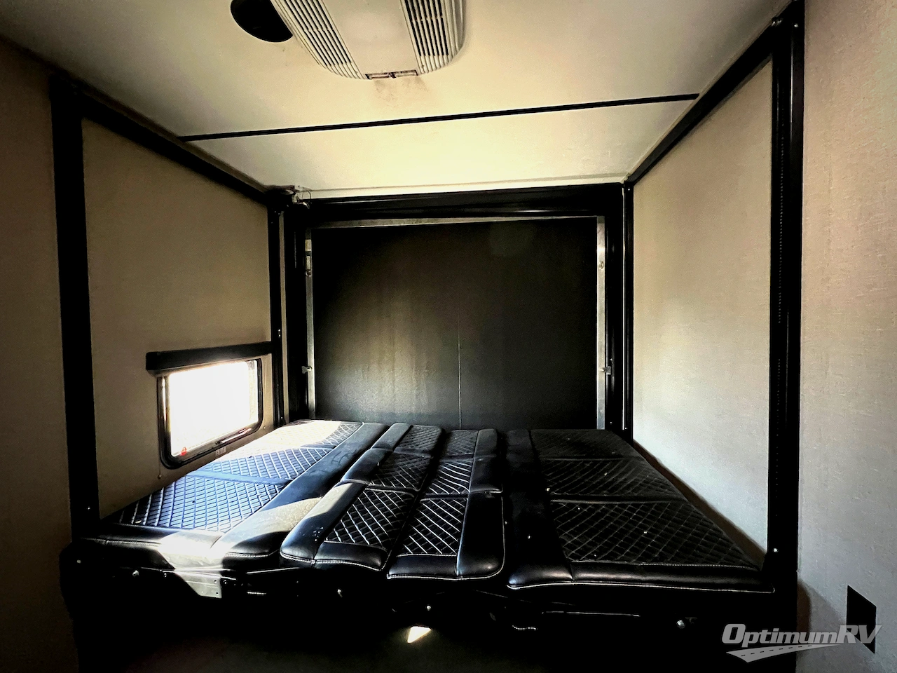 2017 Keystone Impact 29V Photo 10