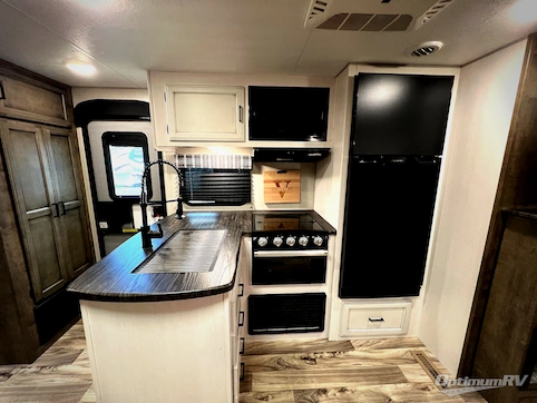 2022 Venture Stratus Ultra-Lite SR291VQB RV Photo 2