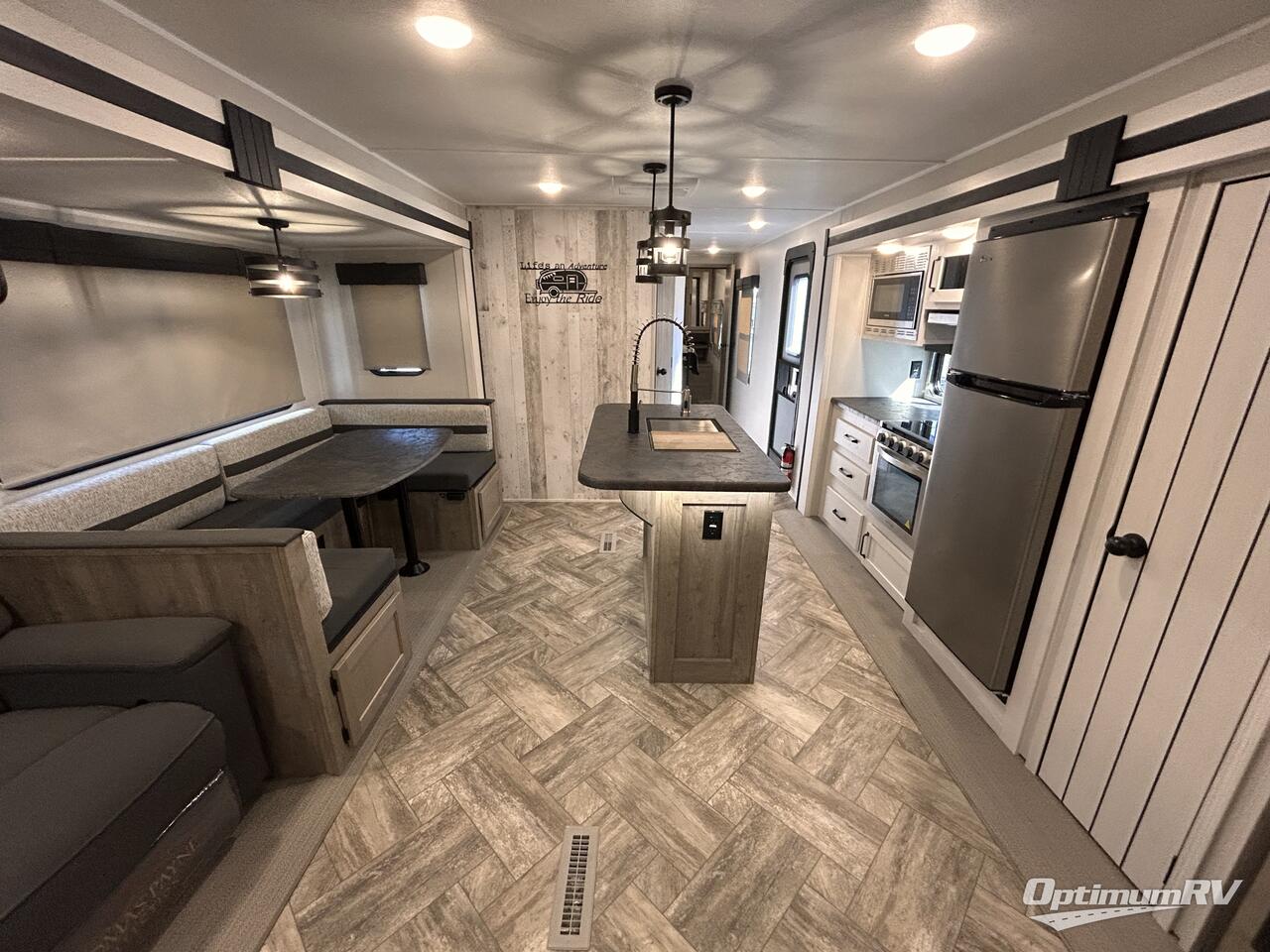 2023 Palomino Puma 32MBDS Photo 3